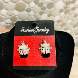 E76- Lady Bug Pearl BN Silver Earrings